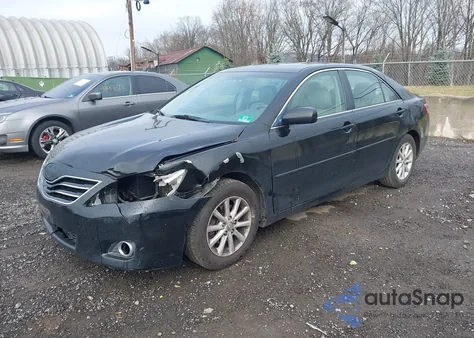 2011 Toyota Camry Xle z USA, uszkodzony, nr VIN 4T4BF3EK8BR147697